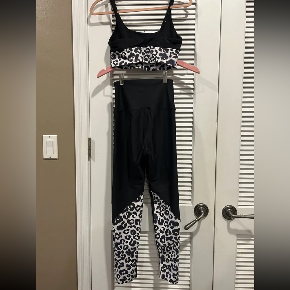 Beach Riot Workout Set Size M Cheetah Print